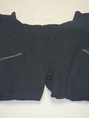 Legendary Whitetails Black Women's Leggings with Zipper Pockets